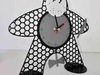 Slasher Clock – A Killer Halloween Timepiece