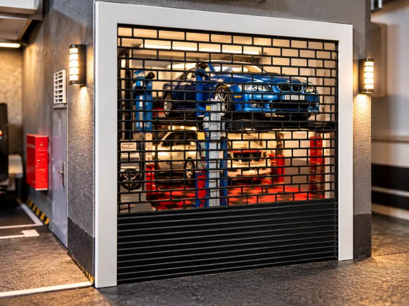1:18 Miniature Garage Door – Diorama & Model Cars