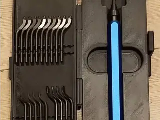 Debur Box - Box for holding common deburrer and extra blades