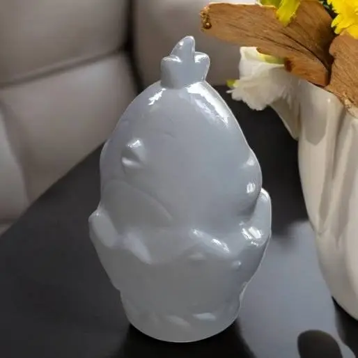 Hatching Chick - Easter Decoration for Painting