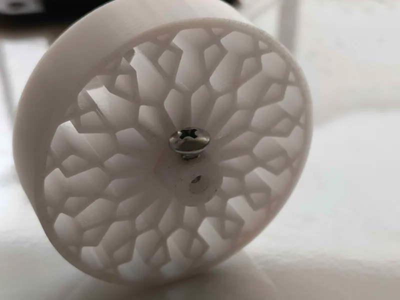 rueda con goma de 4 mm
