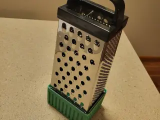 All-In-One Grater Base & Bowl