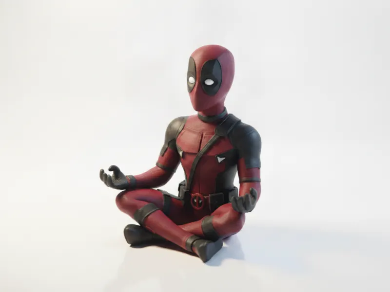 Статуэтка медитирующего Дэдпула из Marvel для 3D-печати