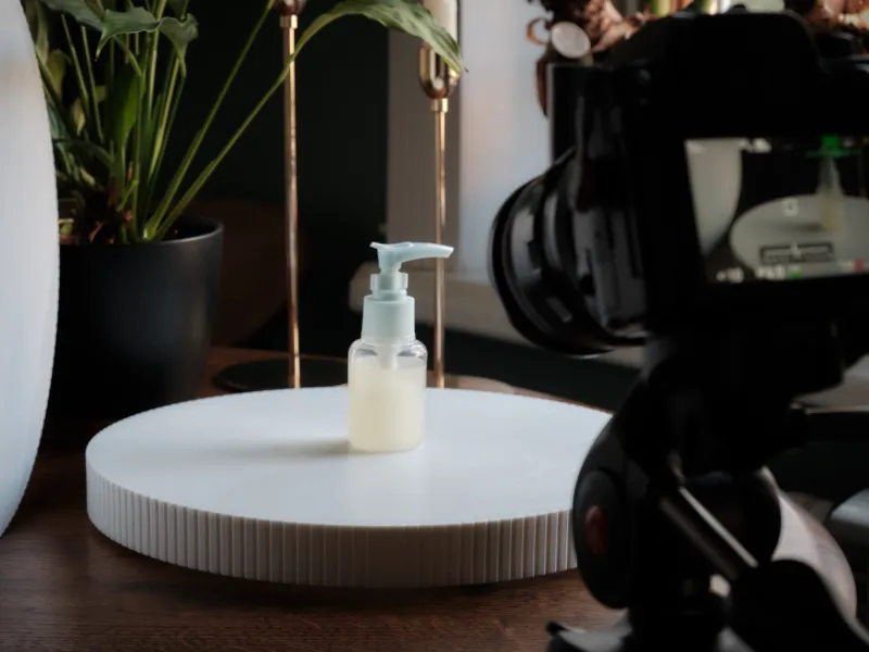 Round tray for product display