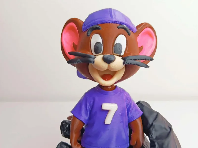 Jerry die Maus trägt einen Trainingsanzug, mehrteilig