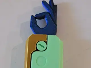 Gravity knife circle game