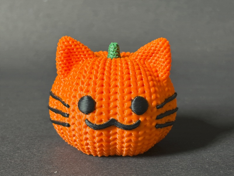 KNITTED HALLOWEEN CAT