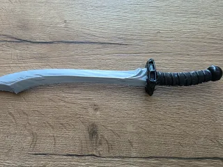 Curved sword
