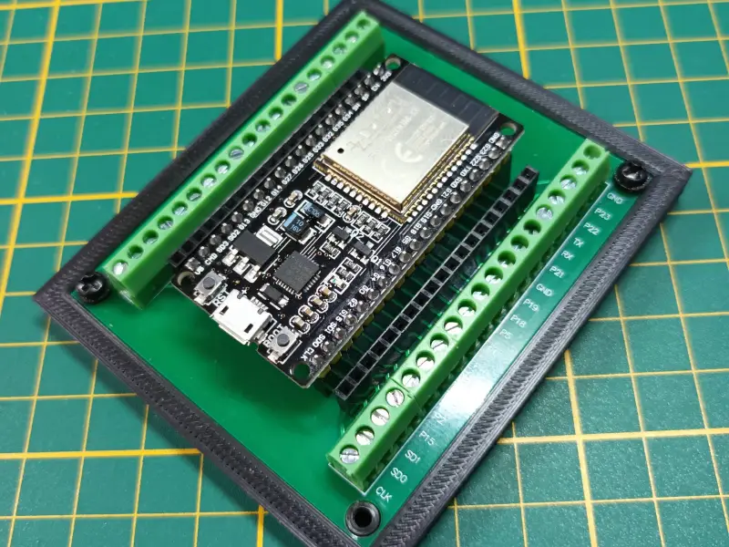 Supporto breadboard per ESP32