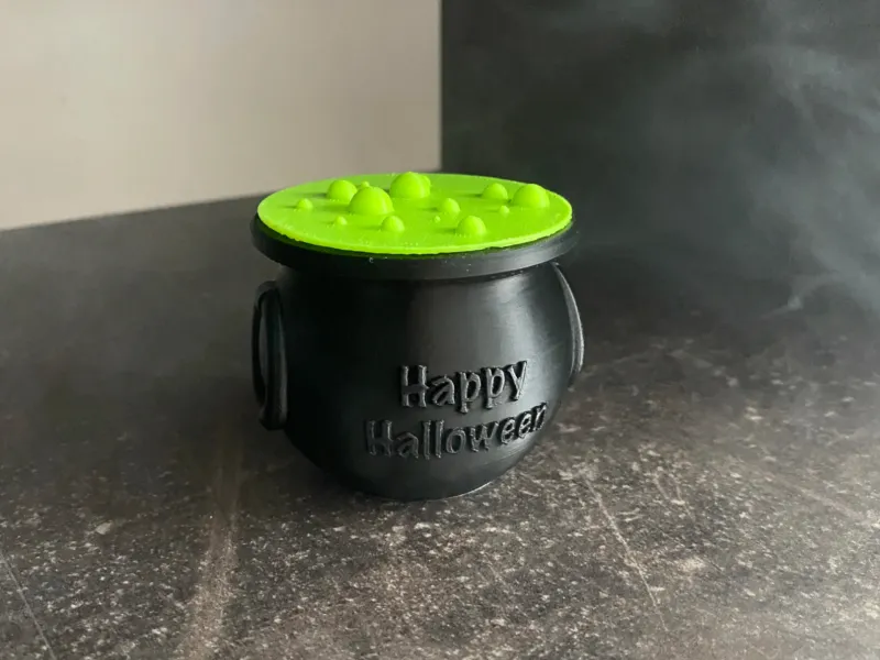 Ceaunul vrăjitoarei cu poțiune verde - decorațiune de Halloween