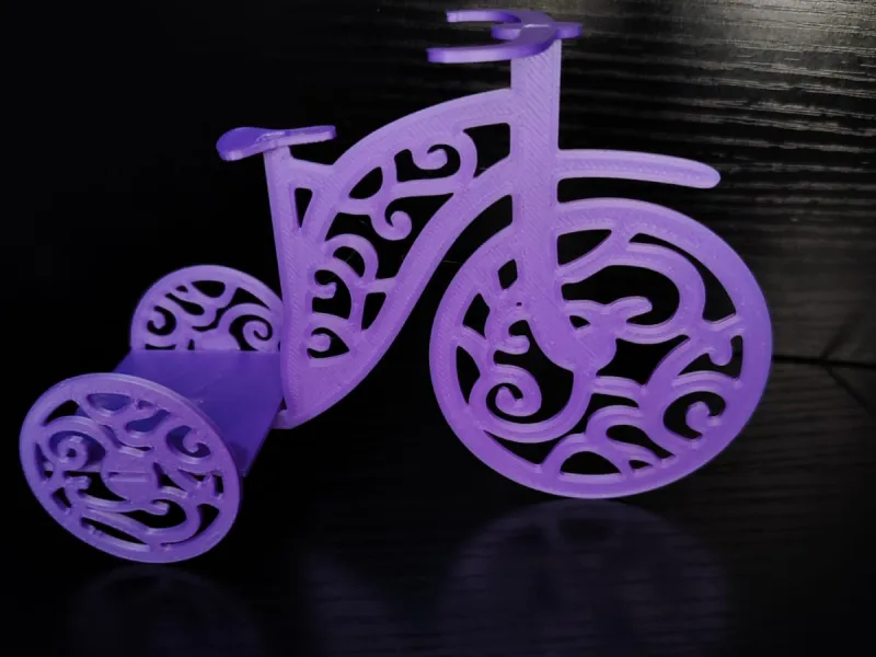 Triciclo Ornamental Estilo Vintage con Filigrana
