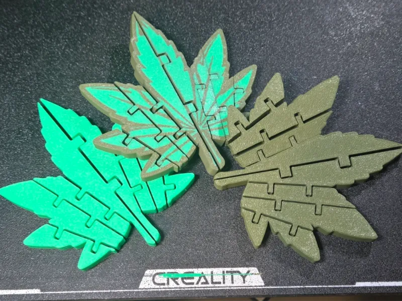 Flexi Green Leaf Articulated Botanical Fidget Toy 2or1 Color