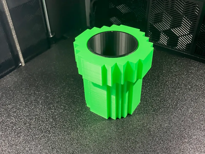 Porta lattine a forma di tubo di Mario
