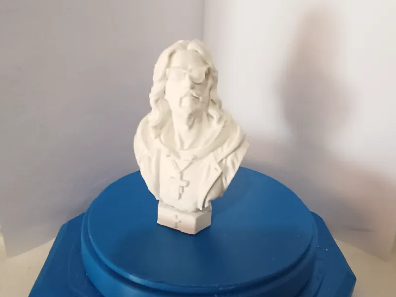 gesu moderno con occhiali
