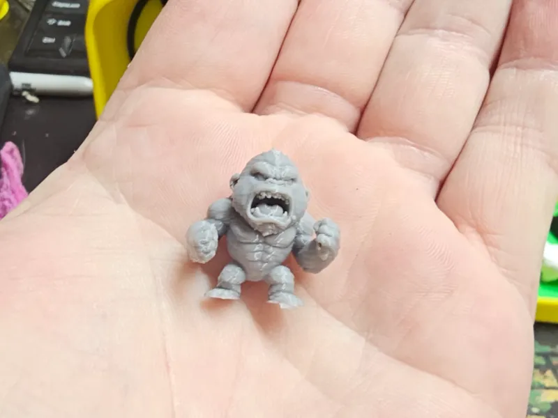 Tiny angry Kong