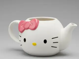 tea pot hello kitty