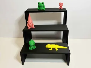 Tier shelves for retail displays