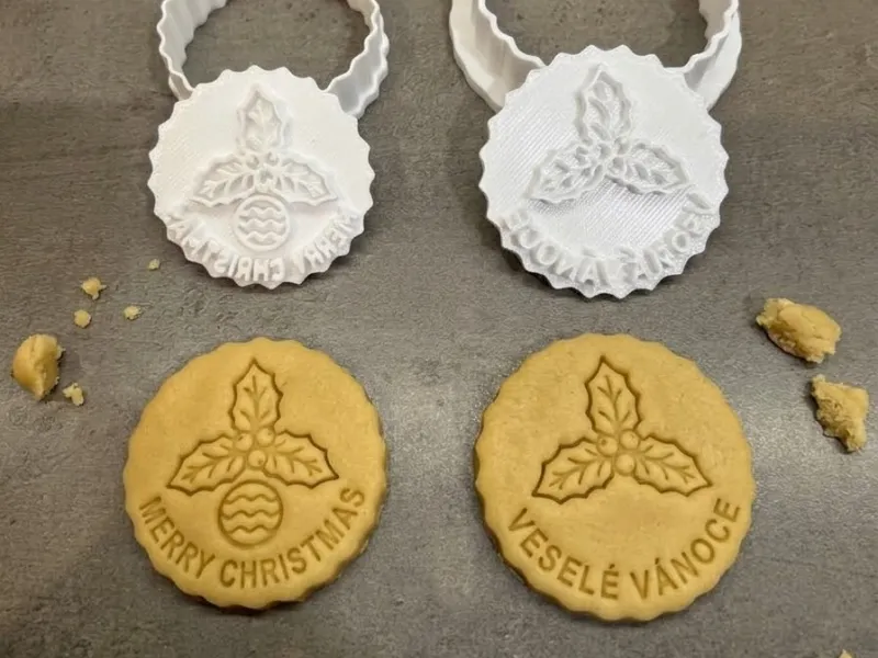 Fluted Christmas Cookie Cutter a Mistletoe Stamp