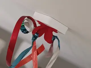 Gift magnet holder