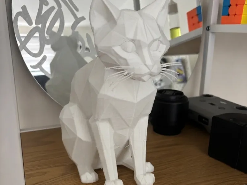 Escultura de Gato Low-Poly | Arte Felina Geométrica