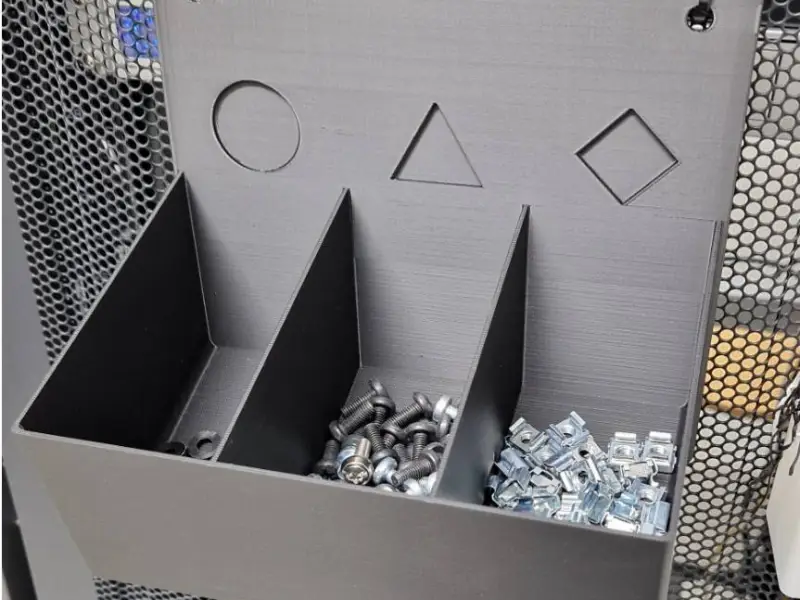 Wall-mounted 3-compartment organizer