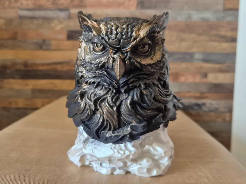 Sculpture moderne hibou buste rocher
