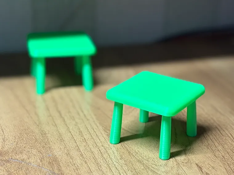 Стульчик игрушечный