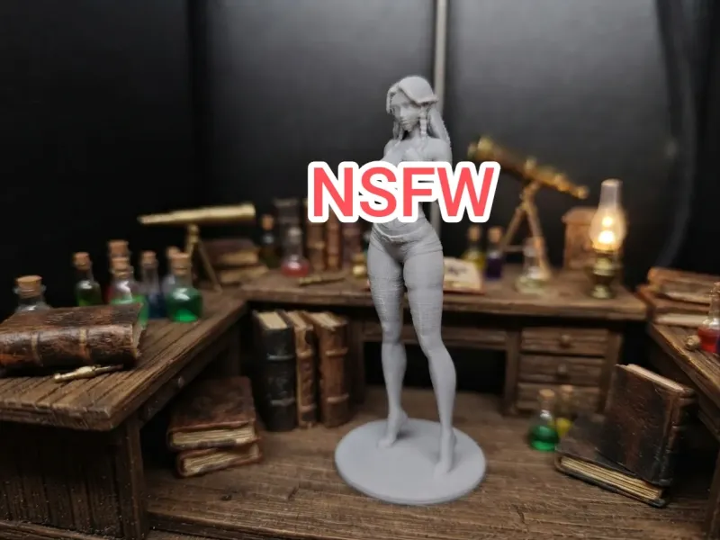 Slender Sexy Fantasy Female - Detailed Miniature