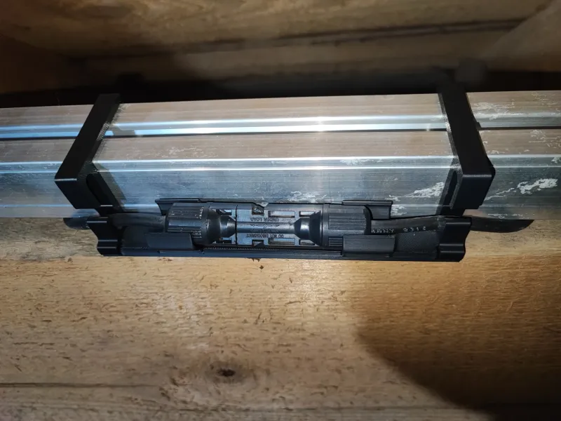 Solar-PV-MC4-Halter 3.0 / Halterung für 40x40-Profile
