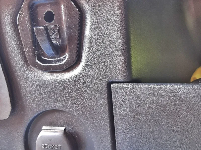 Pajero trunk hook