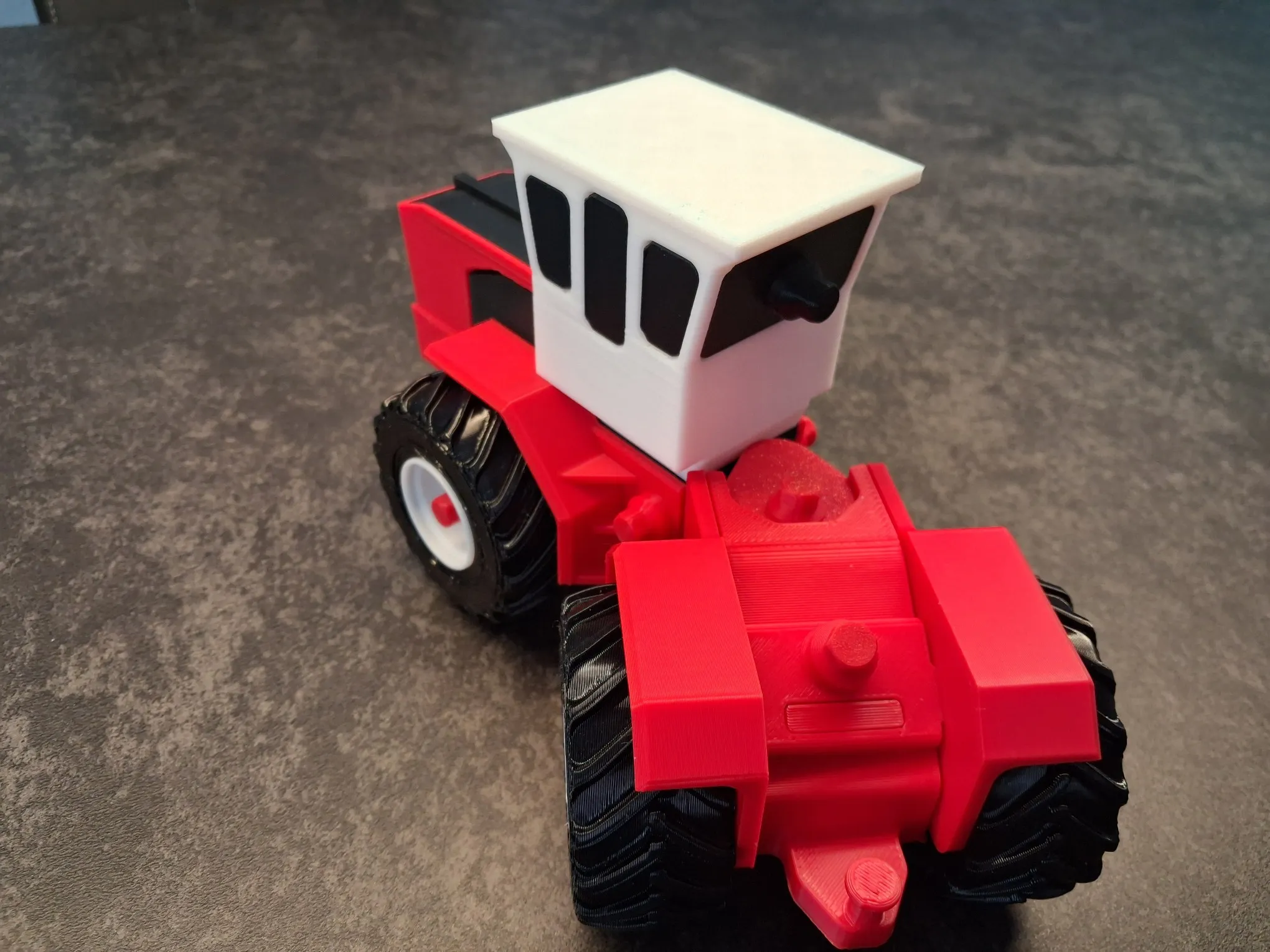 a 4wd tractor-3