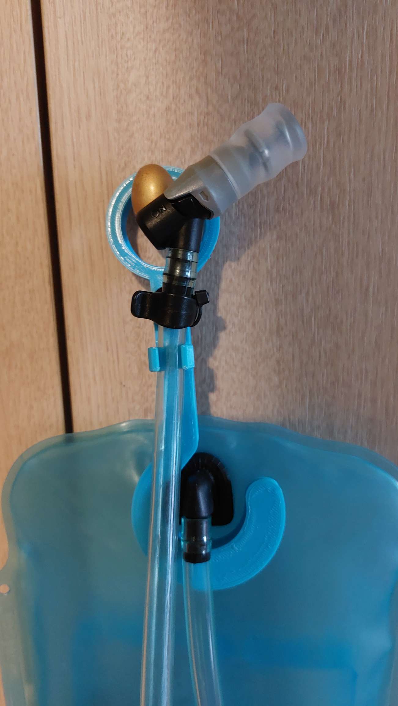 Water bladder dryer (行山水袋晾乾架) 3D models download Creality Cloud