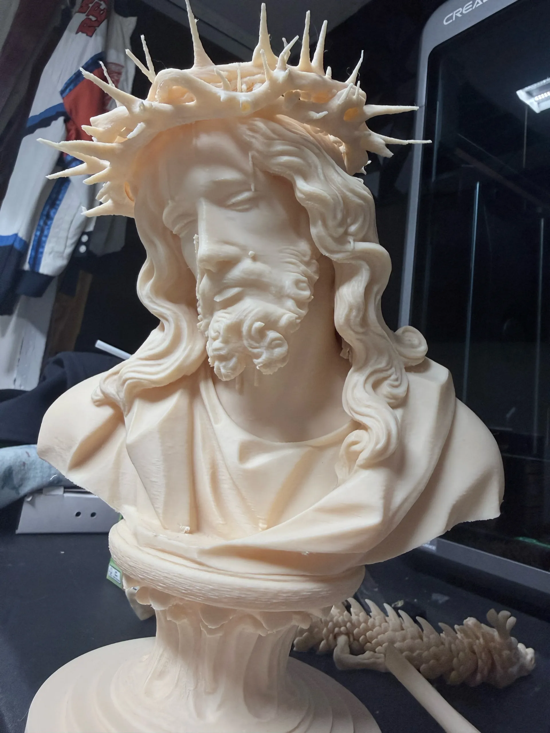 Christ bust crying-1