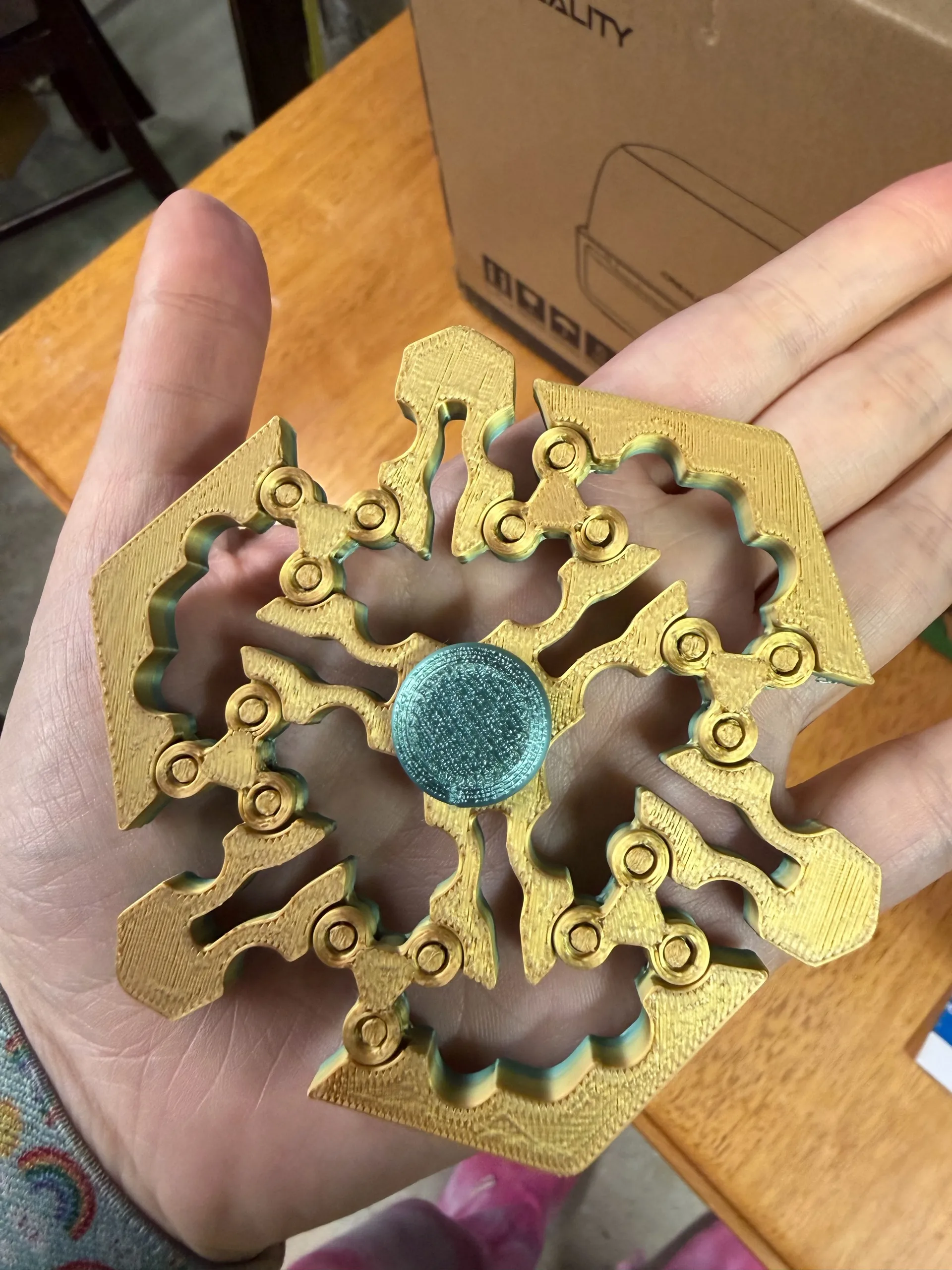 Bistable gyroscope - variable size up and down-1