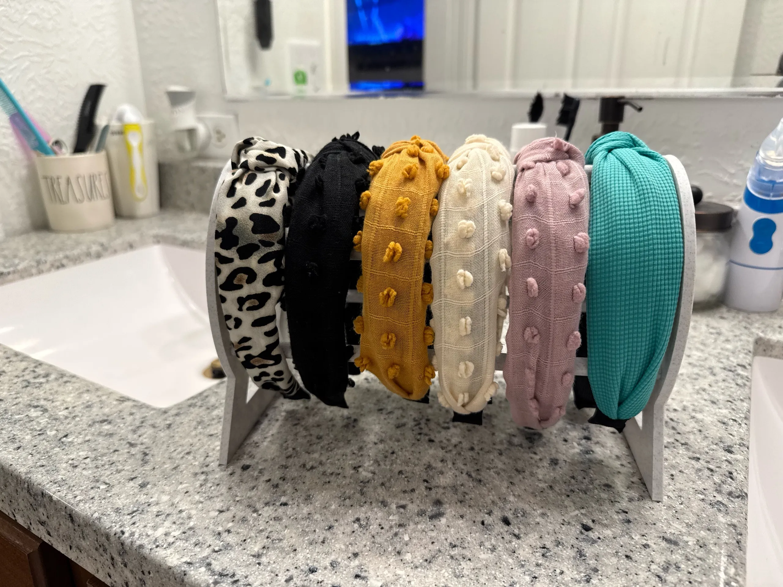 Headband Stand-0