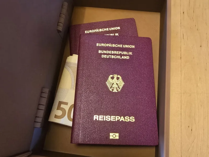 Finto Libro con Vano Segreto