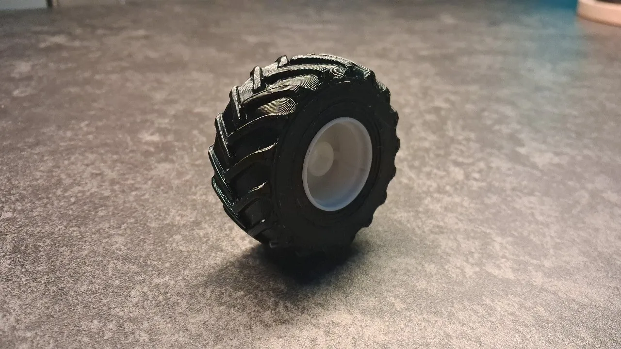 a 4wd tractor-5