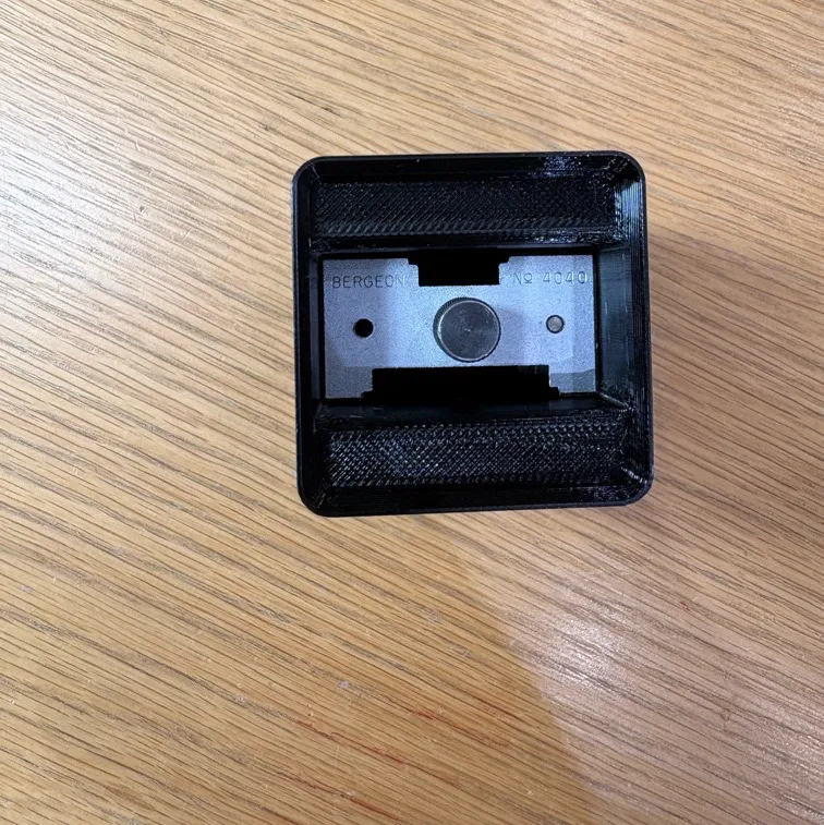 Bergeron 4040 movement holder Gridfinity 