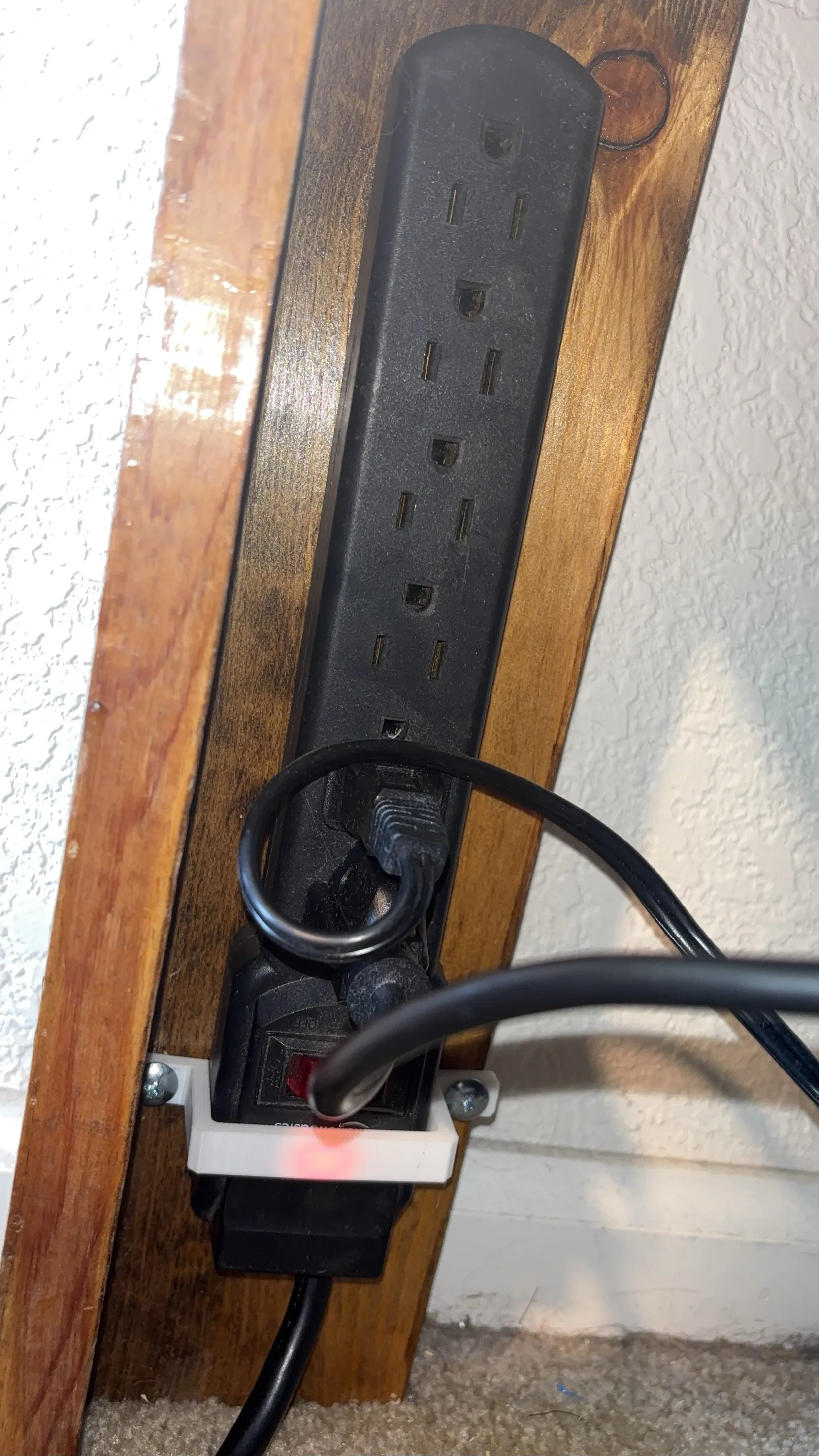 DesignNest Powerstrip Holder-0