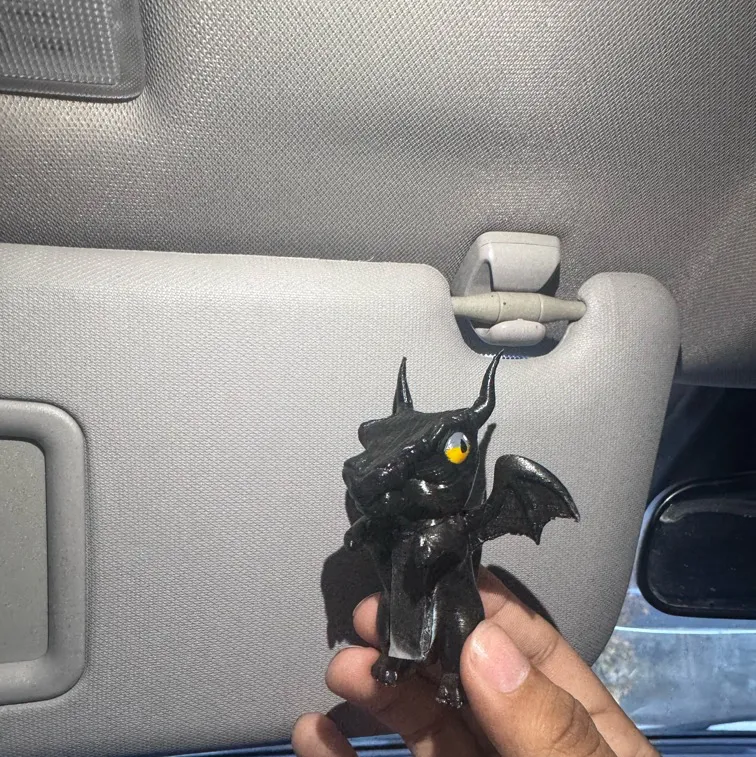 Dragon kindle holder