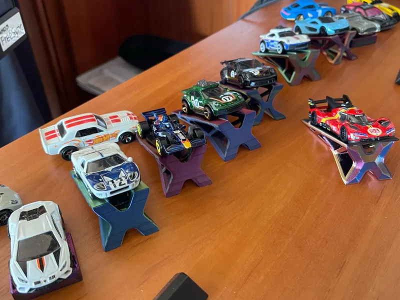 ホットウィール エキスポージングランプ、1:64カー、Sサイズ、Xフォーム