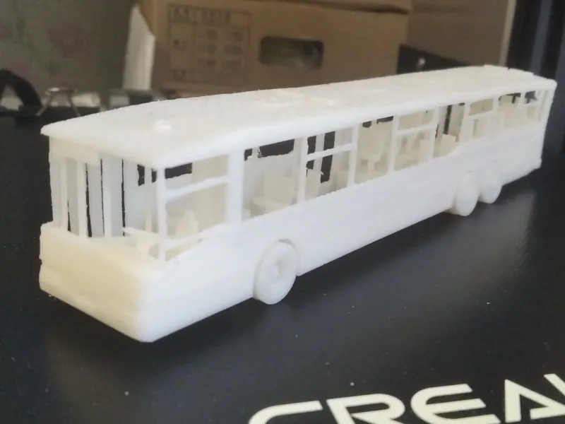 Un modelo de autobús antiguo