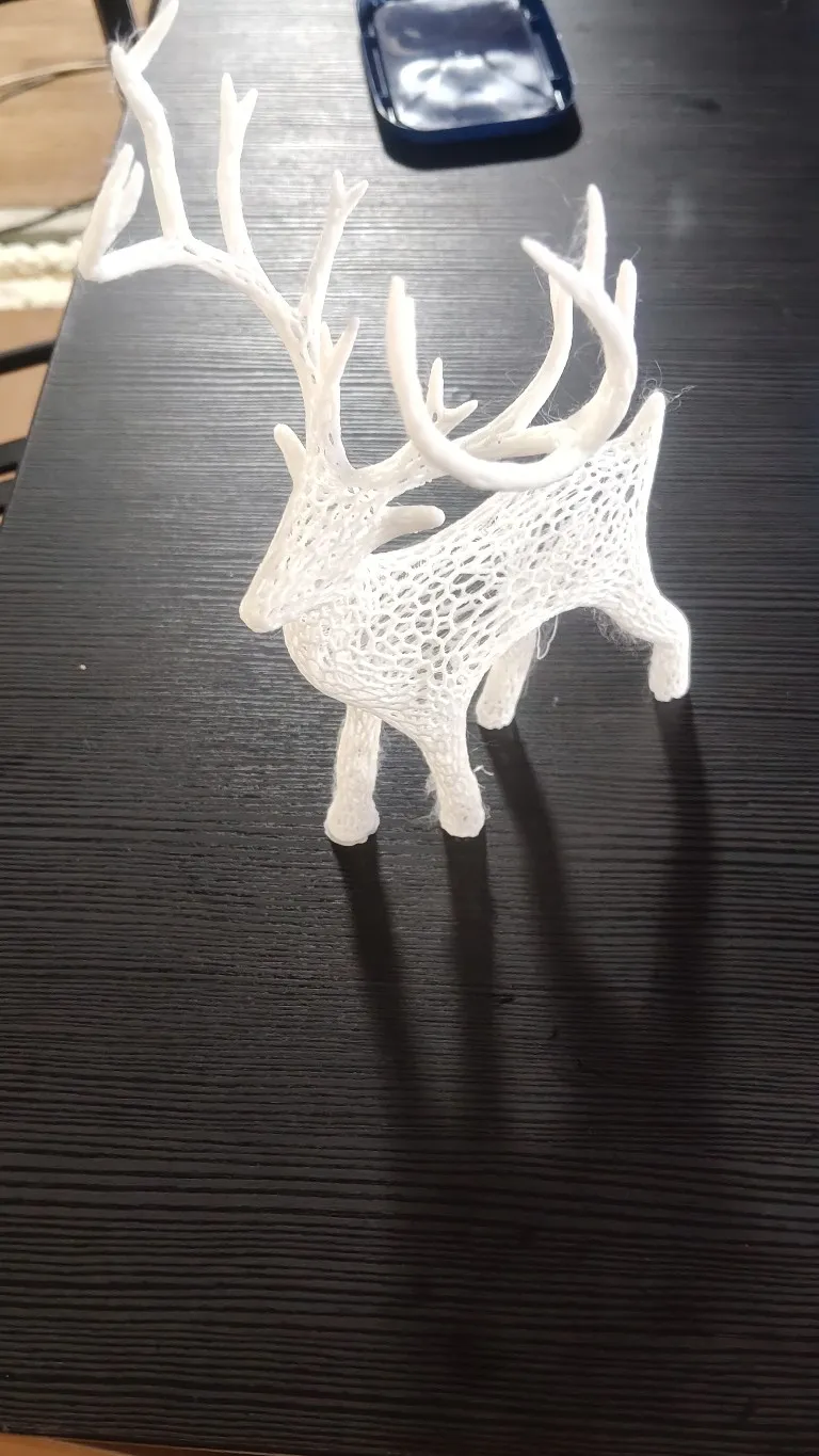 Voronoi Holiday Christmas Deer-0