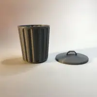 Desktop Trash Can with Lid-1