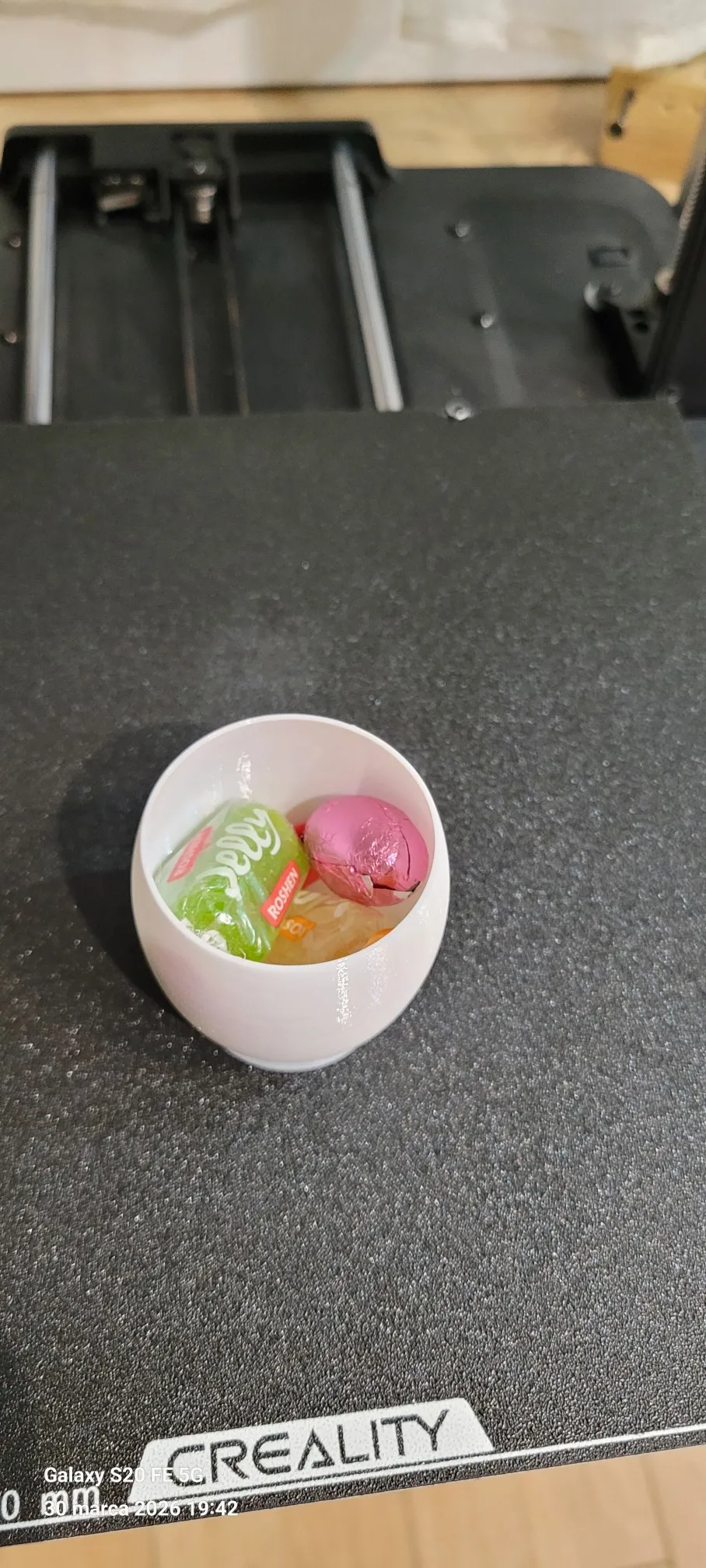 Magic Easter Egg - Hidden Candy Container (luk141)-0