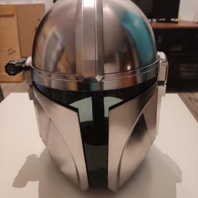 The Mandalorian Base Helmet Stand - Star Wars