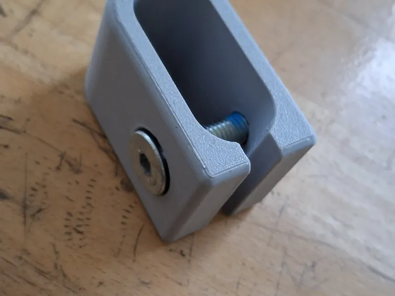 spojka trubek 20mm