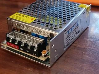 Power supply in metal case 12V 5A