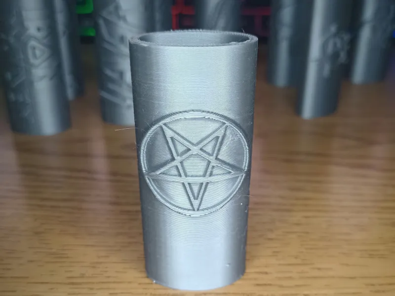 BIC SLEEVE - PENTAGRAM - LIGHTER CASE