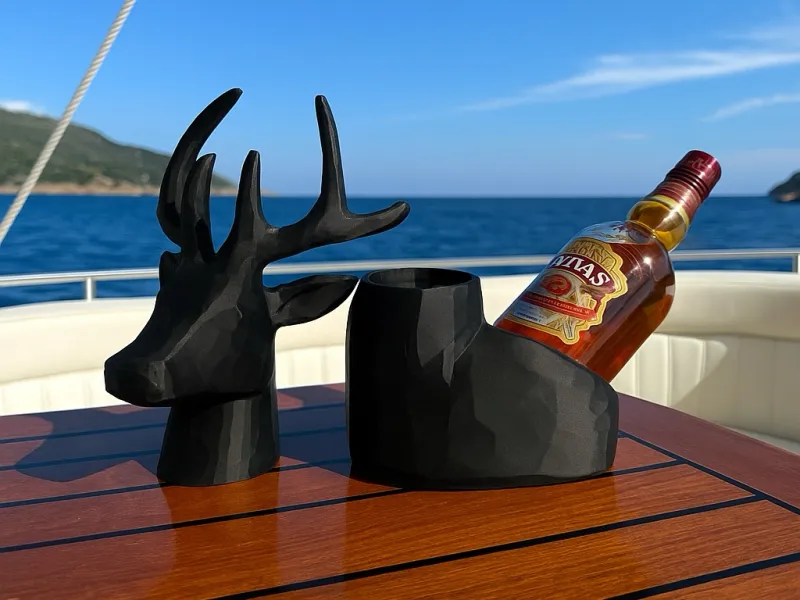 Suporte de vinho em formato de cervo